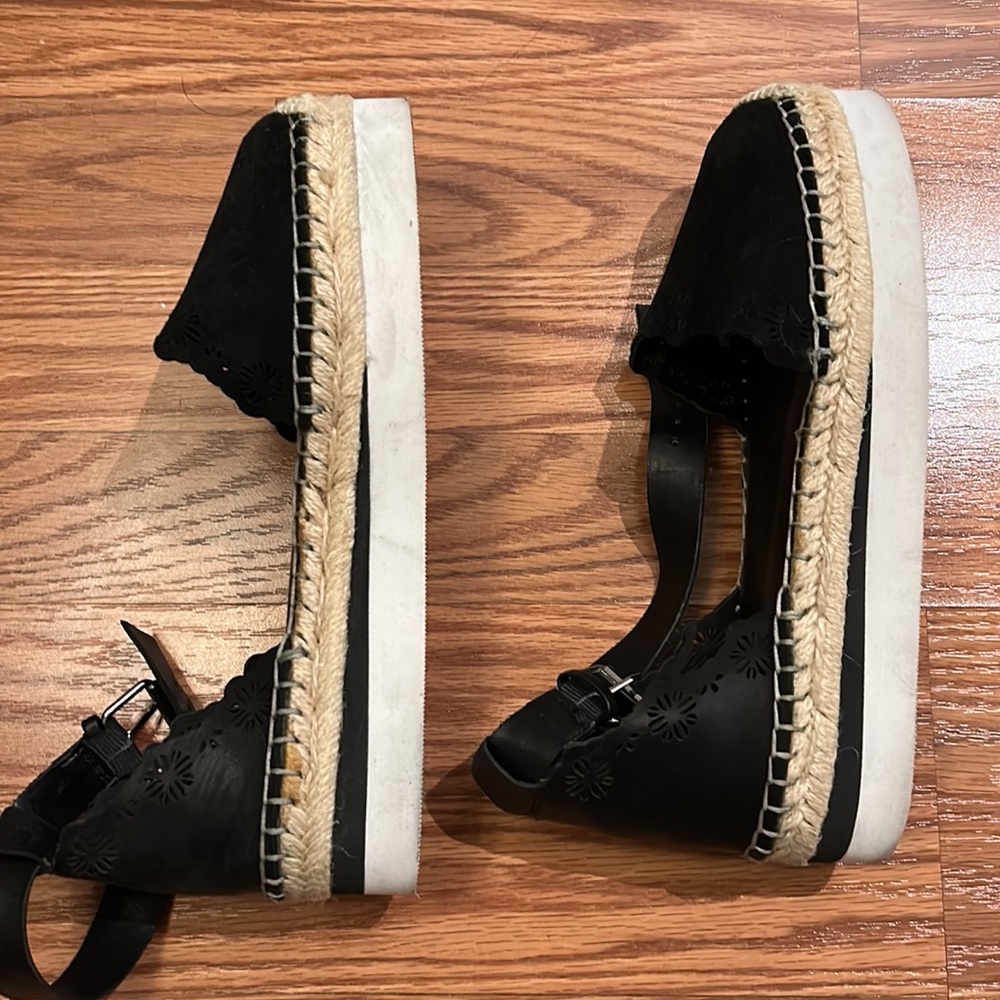 fashionable sport sandals